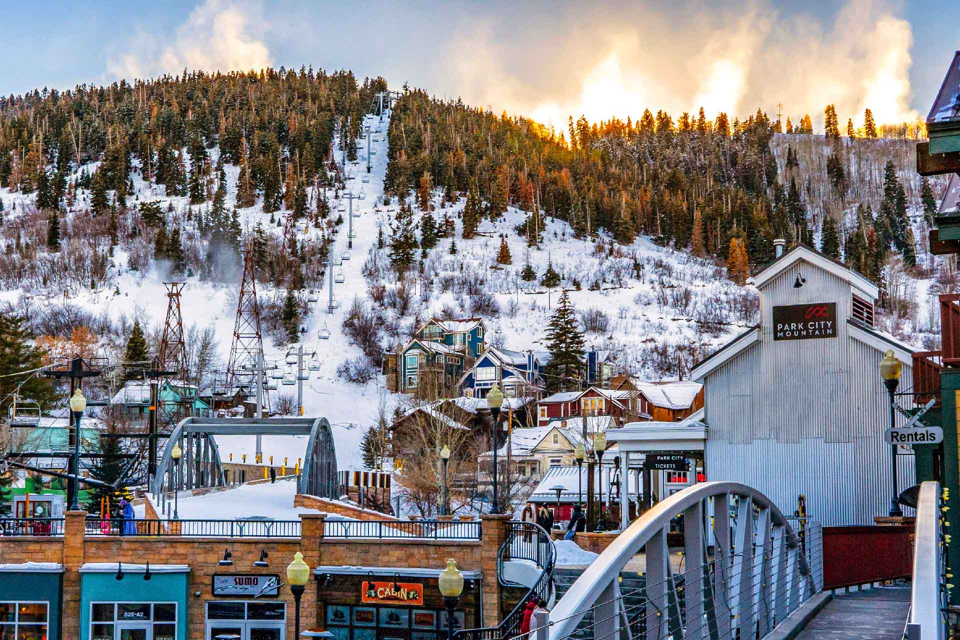 view-of-snowy-mountains-and-cable-car-of-park-city